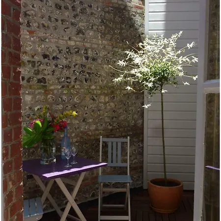 36 Pollet Apartment *